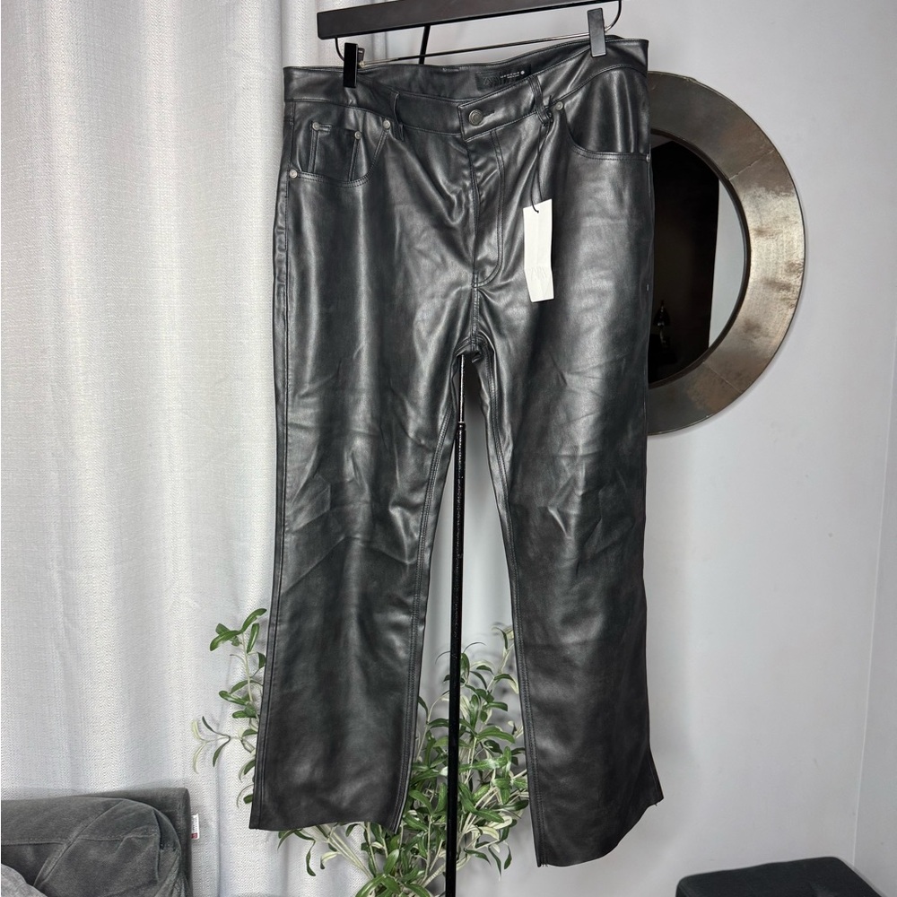 NWT Zara Woman ZW COLLECTION FAUX LEATHER HIGH WAISTED BOOTCUT Cropped Pants 14 - Picture 6 of 8